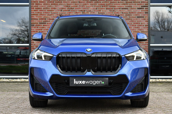 BMW X1 sDrive20i 170pk M-Sport Pano ACC HUD 360 H/K 19inch El-zetels