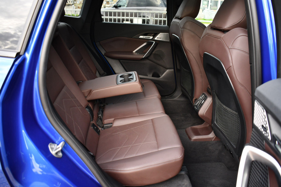 BMW X1 sDrive20i 170pk M-Sport Pano ACC HUD 360 H/K 19inch El-zetels