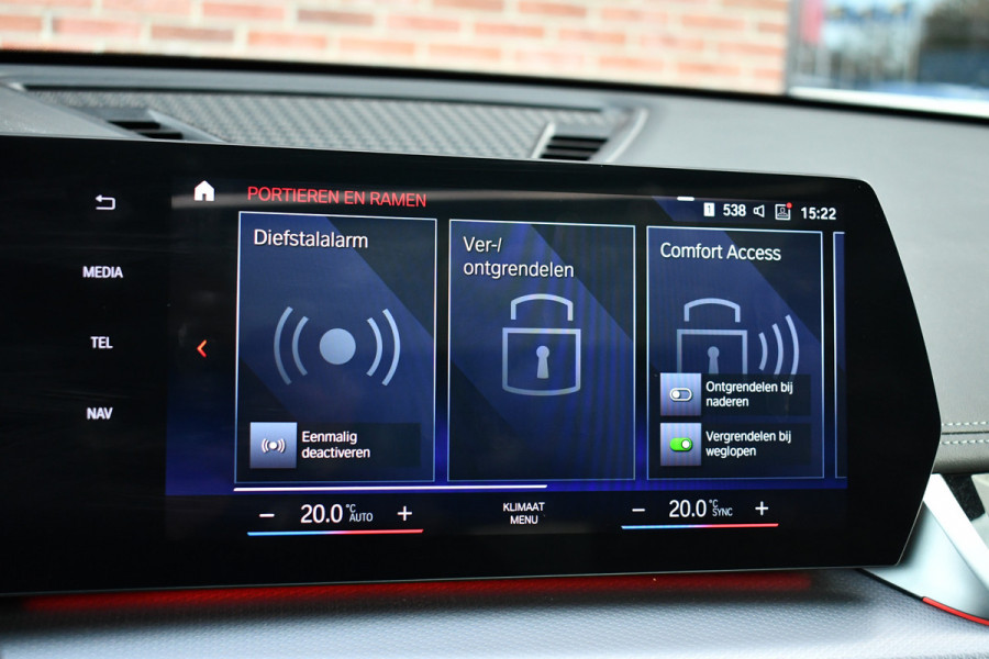 BMW X1 sDrive20i 170pk M-Sport Pano ACC HUD 360 H/K 19inch El-zetels