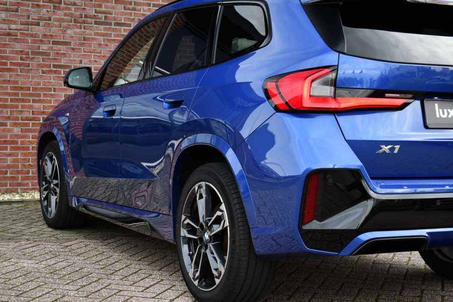 BMW X1 sDrive20i 170pk M-Sport Pano ACC HUD 360 H/K 19inch El-zetels