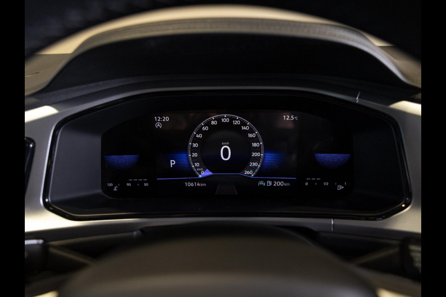 Volkswagen T-Roc 1.5 TSI Life Edition / 150pk / Stoel en stuurverwarming / Achteruitrij camera /