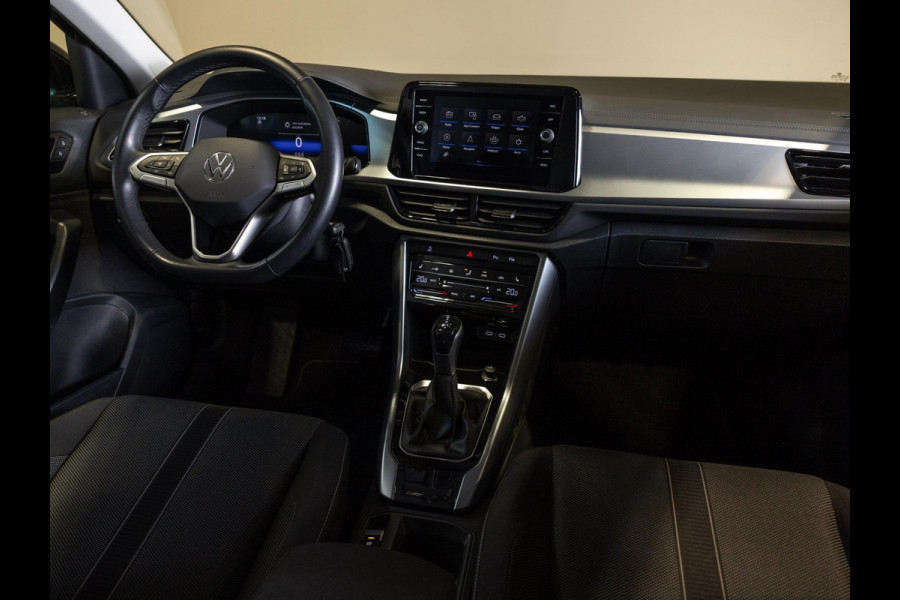 Volkswagen T-Roc 1.5 TSI Life Edition / 150pk / Stoel en stuurverwarming / Achteruitrij camera /