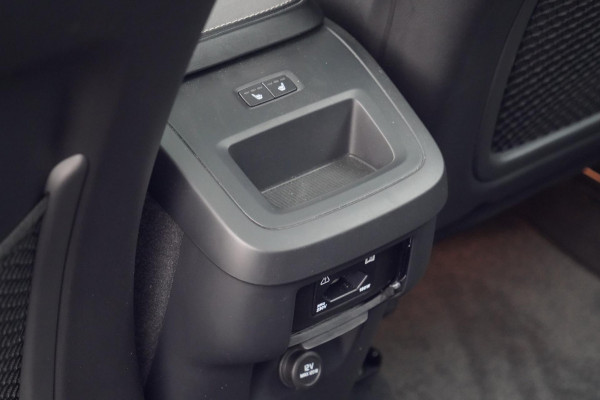 Volvo XC90 2.0 T5 AWD Inscription / NL-Auto / Pano / Trekhaak / Head-Up / Camera / Stoelverw. & Koeling
