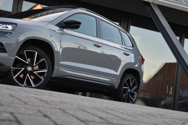 Škoda Karoq 1.5 TSI ACT Sportline MJ21 | TREKHAAK | PANO | APPLE CARPLAY | SFEERVERLICHTING | ANDROID AUTO | DEALER OND. | CANTON
