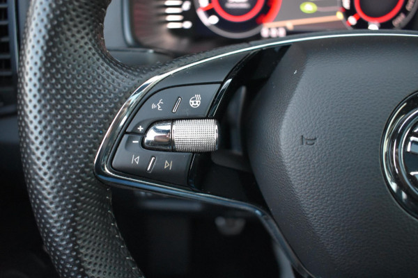 Škoda Karoq 1.5 TSI ACT Sportline MJ21 | TREKHAAK | PANO | APPLE CARPLAY | SFEERVERLICHTING | ANDROID AUTO | DEALER OND. | CANTON