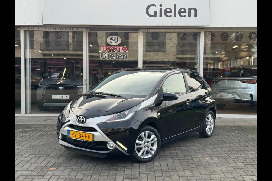 Toyota Aygo 1.0 VVT-i X-Joy | Eerste eigenaar, Lichtmetalen velgen, Climate control, Privacy glass, Apple CarPlay/Android auto, Nieuw geleve