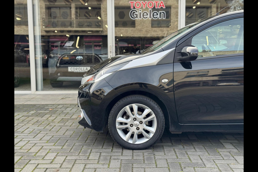 Toyota Aygo 1.0 VVT-i X-Joy | Eerste eigenaar, Lichtmetalen velgen, Climate control, Privacy glass, Apple CarPlay/Android auto, Nieuw geleve