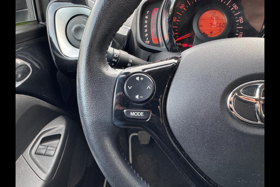 Toyota Aygo 1.0 VVT-i X-Joy | Eerste eigenaar, Lichtmetalen velgen, Climate control, Privacy glass, Apple CarPlay/Android auto, Nieuw geleve