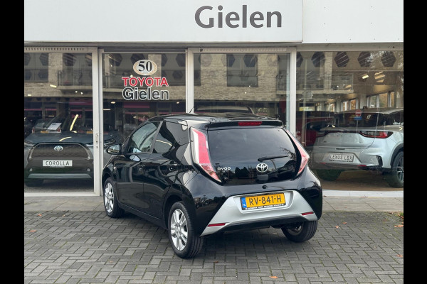 Toyota Aygo 1.0 VVT-i X-Joy | Eerste eigenaar, Lichtmetalen velgen, Climate control, Privacy glass, Apple CarPlay/Android auto, Nieuw geleve