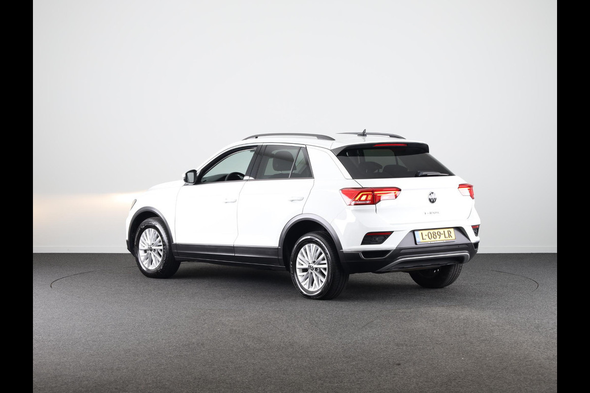 Volkswagen T-Roc 1.0 TSI Style 110 pk | Autom. airco | Adaptieve cruise control | Parkeersensoren |