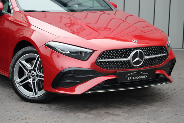 Mercedes-Benz A-Klasse 250e AMG | 218PK | Pano | Sfeerverlichting | Burmester | Multibeam | Leder | Distronic | Stuurwielverwarming | Trekhaak | 2024.