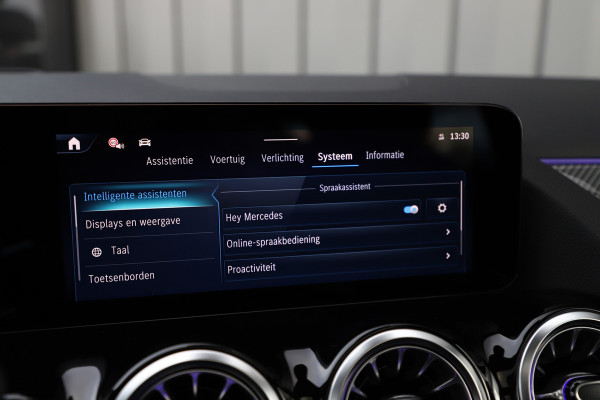 Mercedes-Benz GLA 250e AMG | 218PK | Head-up | Keyless-go | Burmester | Pano | Sfeerverlichting | Memory | Stuurwielverw. | Distronic | 2025.