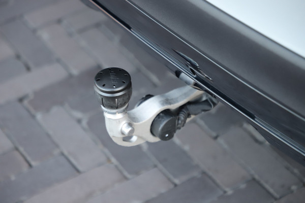 Mercedes-Benz GLC 400e AMG 4-Matic | 381PK | Achterasbesturing | Luchtvering | Pano | Head-up | Keyles-go | Sfeerverlichting | Memory | Distronic