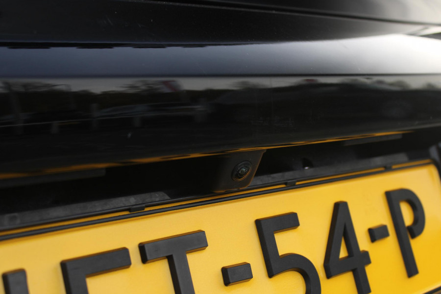 Peugeot 208 1.2 100PK GT | DRAADLOZE APPLE CARPLAY/ANDROID AUTO | 17" LICHTMETALEN VELGEN | DRAADLOZE TELEFOONLADER | ACHTERUITRIJ CAMERA | CRUISE CONTROL | FULL LED KOPLAMPEN | KEYLESS ENTRY/START | CLIMATE CONTROL | PARKEERSENSOREN VOOR EN ACHTER | GETINTE ACHETRRUITEN |