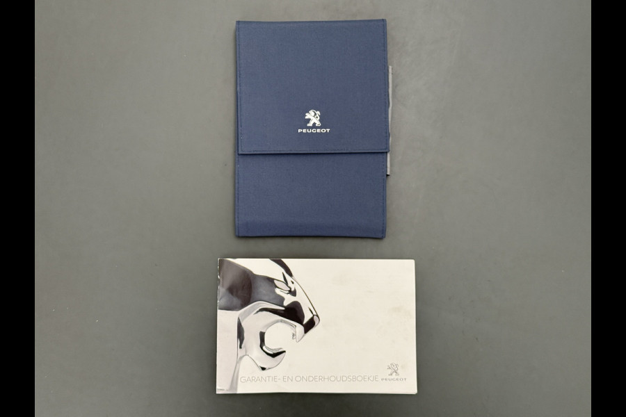 Peugeot 5008 T131PK AUT-8 7-Pers. Pano-Dak Elektr.Stoel+Geheug. Adaptive-Cruise Afn.Trekhaak Apple Android Carplay Navi 360-Camera Elektr.A-K Virtual Cockpit (Digidash) Pack City 1+2 Privacy Glas Orig.NLse auto, 1e eigenaar,  dealer onderhouden. € 45.000 nieuw!