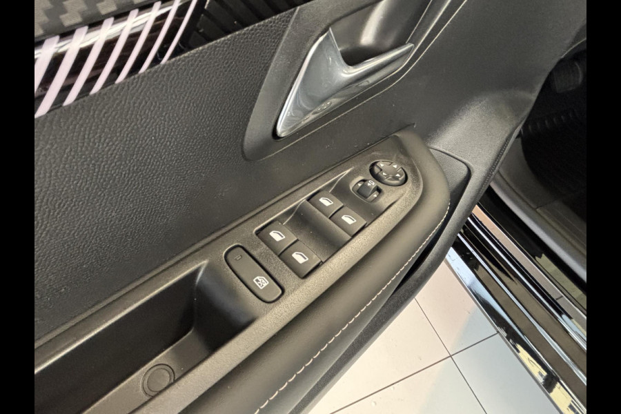 Peugeot 208 1.2 Hybrid 110 e-DCS6 Allure Nu tijdelijk in de private lease vanaf van 420,- voor 390 p/m o.b.v 10.000 km p.j en 48 maanden