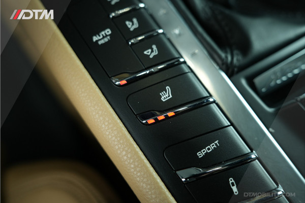 Porsche Macan 2.0 | Panoramadak | Elektrische Trekhaak | Keyless