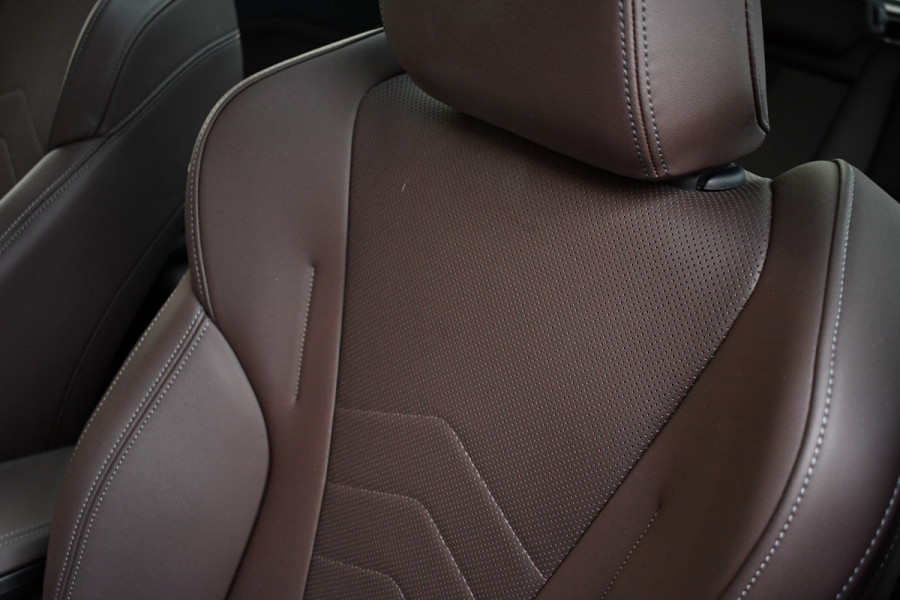 BMW X1 sDrive20i 170pk M-Sport Pano ACC HUD 360 H/K 19inch El-zetels