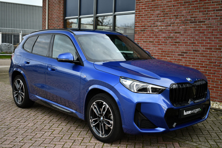 BMW X1 sDrive20i 170pk M-Sport Pano ACC HUD 360 H/K 19inch El-zetels