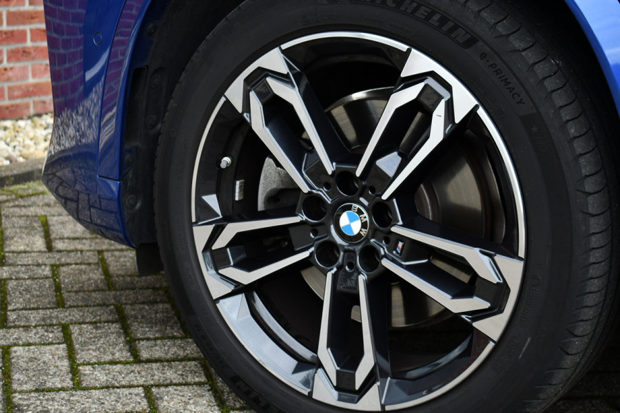 BMW X1 sDrive20i 170pk M-Sport Pano ACC HUD 360 H/K 19inch El-zetels