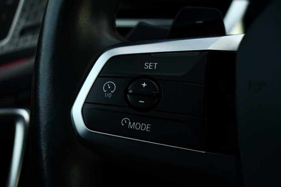 BMW X1 sDrive20i 170pk M-Sport Pano ACC HUD 360 H/K 19inch El-zetels