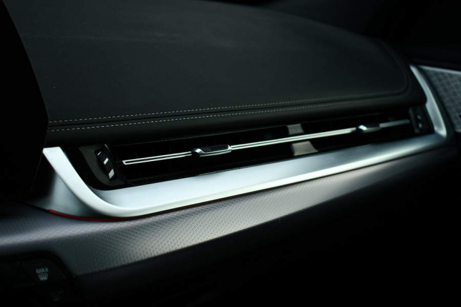 BMW X1 sDrive20i 170pk M-Sport Pano ACC HUD 360 H/K 19inch El-zetels