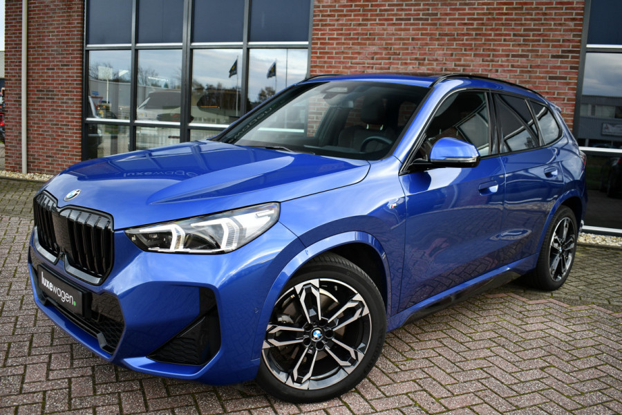 BMW X1 sDrive20i 170pk M-Sport Pano ACC HUD 360 H/K 19inch El-zetels