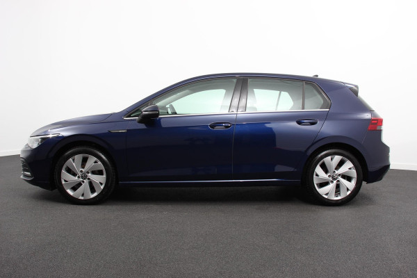 Volkswagen Golf 1.5 eTSI 150pk DSG Style | Navigatie | Apple Carplay/Android Auto | Parkeersensoren | Camera | Park Assist | Adaptive Cruise Control | Blind Spot Assist | Stoel- en stuurverwarming | Ledverlichting | Virtual Cockpit | Lane Assist | Climatronic