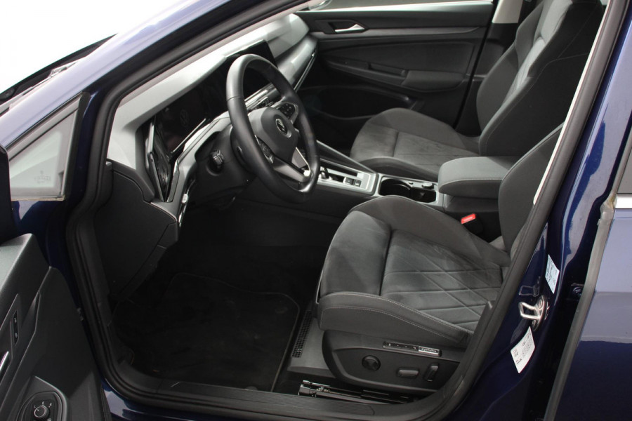 Volkswagen Golf 1.5 eTSI 150pk DSG Style | Navigatie | Apple Carplay/Android Auto | Parkeersensoren | Camera | Park Assist | Adaptive Cruise Control | Blind Spot Assist | Stoel- en stuurverwarming | Ledverlichting | Virtual Cockpit | Lane Assist | Climatronic