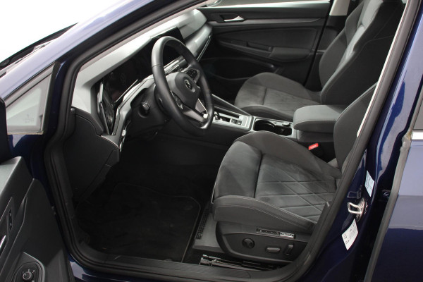 Volkswagen Golf 1.5 eTSI 150pk DSG Style | Navigatie | Apple Carplay/Android Auto | Parkeersensoren | Camera | Park Assist | Adaptive Cruise Control | Blind Spot Assist | Stoel- en stuurverwarming | Ledverlichting | Virtual Cockpit | Lane Assist | Climatronic