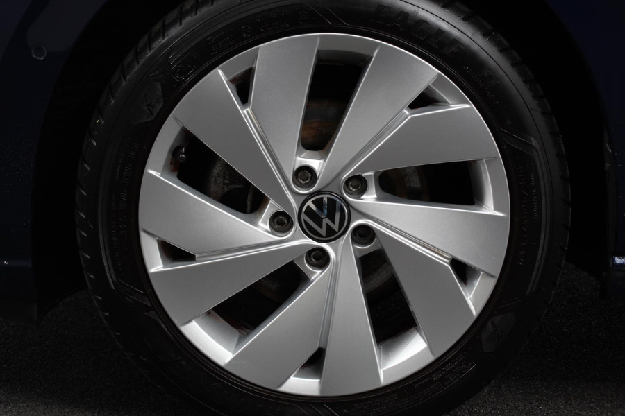 Volkswagen Golf 1.5 eTSI 150pk DSG Style | Navigatie | Apple Carplay/Android Auto | Parkeersensoren | Camera | Park Assist | Adaptive Cruise Control | Blind Spot Assist | Stoel- en stuurverwarming | Ledverlichting | Virtual Cockpit | Lane Assist | Climatronic