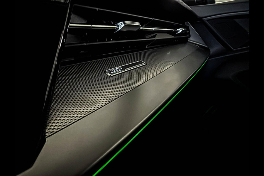 Audi A3 Sportback 45TFSI e 245pk S-Tronic Competition S Edition S-Line 1e Eig|Audi Exclusive|Pano|Kuipstoelen|360°|Ambiance|Matrix
