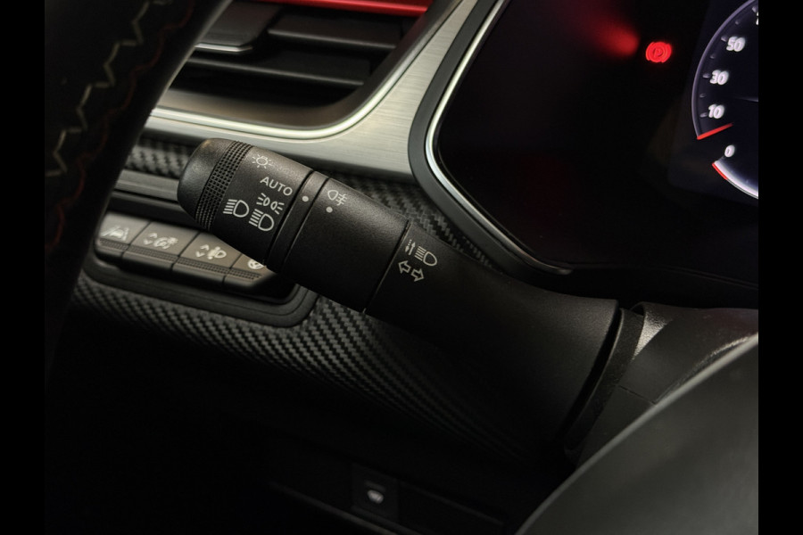 Renault Captur 1.3 TCe 160pk R.S. Line | Groot Navi | 360 | ACC | Blindspot | Stuur & Stoelverwarming | 18" | 100% Dealer Onderhouden!