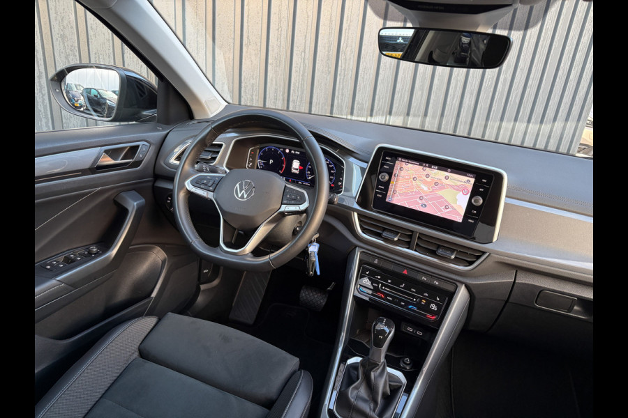 Volkswagen T-Roc 1.5 TSI 150Pk DSG Style | Trekhaak afnb. | IQ Light | Allseason banden | Prijs Rijklaar!!