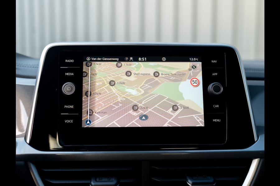 Volkswagen T-Roc 1.5 TSI 150Pk DSG Style | Trekhaak afnb. | IQ Light | Allseason banden | Prijs Rijklaar!!