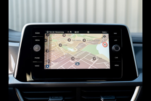 Volkswagen T-Roc 1.5 TSI 150Pk DSG Style | Trekhaak afnb. | IQ Light | Allseason banden | Prijs Rijklaar!!