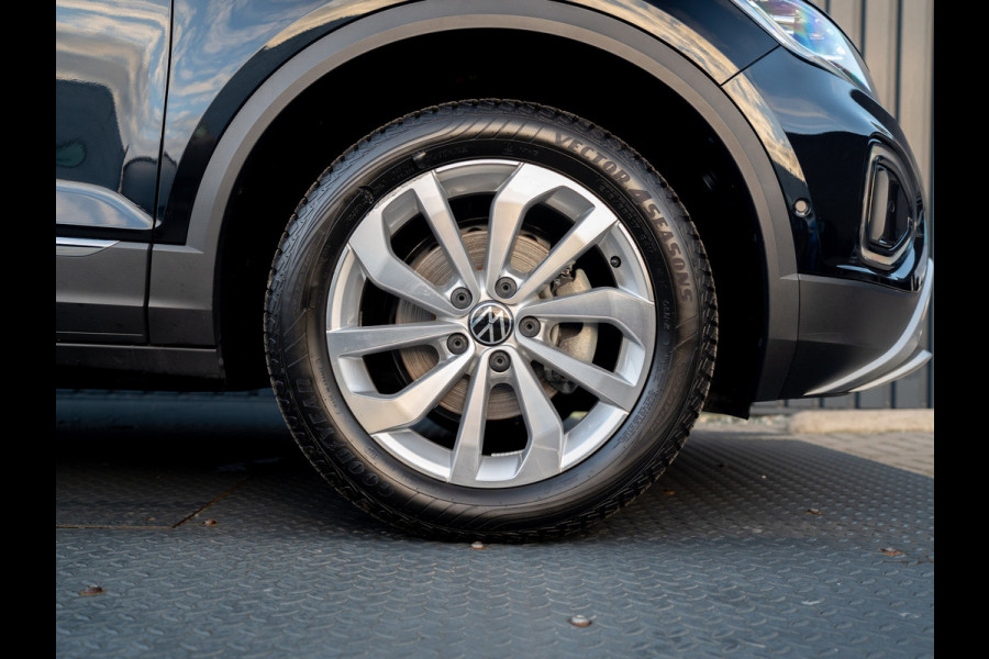 Volkswagen T-Roc 1.5 TSI 150Pk DSG Style | Trekhaak afnb. | IQ Light | Allseason banden | Prijs Rijklaar!!