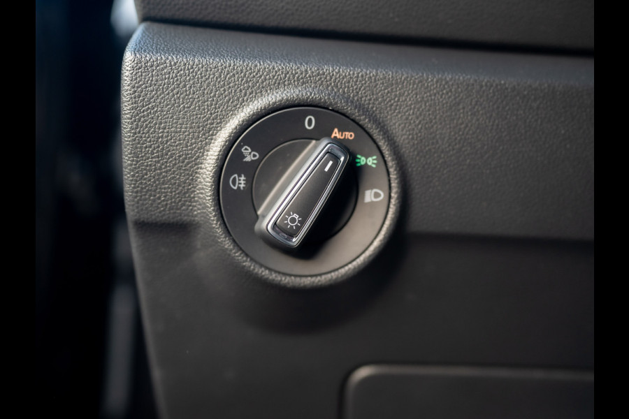 Volkswagen T-Roc 1.5 TSI 150Pk DSG Style | Trekhaak afnb. | IQ Light | Allseason banden | Prijs Rijklaar!!