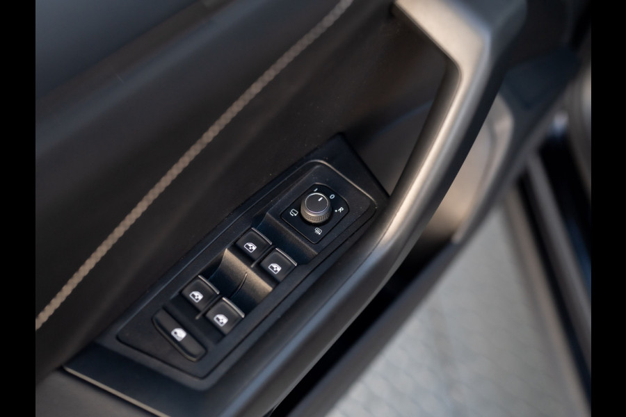 Volkswagen T-Roc 1.5 TSI 150Pk DSG Style | Trekhaak afnb. | IQ Light | Allseason banden | Prijs Rijklaar!!