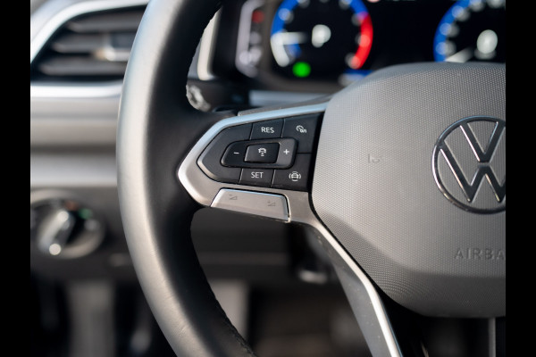 Volkswagen T-Roc 1.5 TSI 150Pk DSG Style | Trekhaak afnb. | IQ Light | Allseason banden | Prijs Rijklaar!!