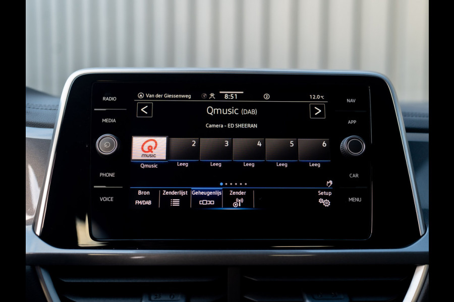 Volkswagen T-Roc 1.5 TSI 150Pk DSG Style | Trekhaak afnb. | IQ Light | Allseason banden | Prijs Rijklaar!!