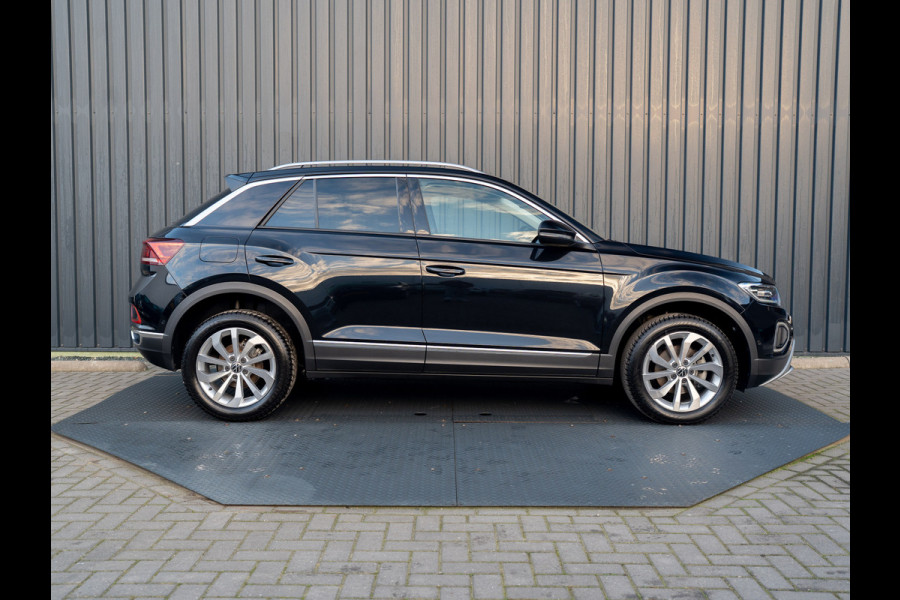 Volkswagen T-Roc 1.5 TSI 150Pk DSG Style | Trekhaak afnb. | IQ Light | Allseason banden | Prijs Rijklaar!!