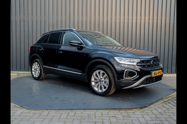 Volkswagen T-Roc 1.5 TSI 150Pk DSG Style | Trekhaak afnb. | IQ Light | Allseason banden | Prijs Rijklaar!!
