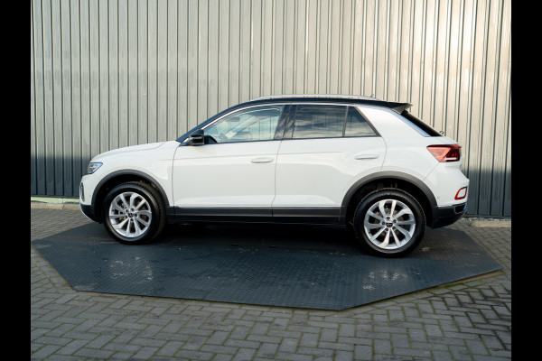 Volkswagen T-Roc 1.5 TSI 150Pk DSG Style | Trekhaak afnb. | IQ Light | Allseason banden | Prijs Rijklaar!!