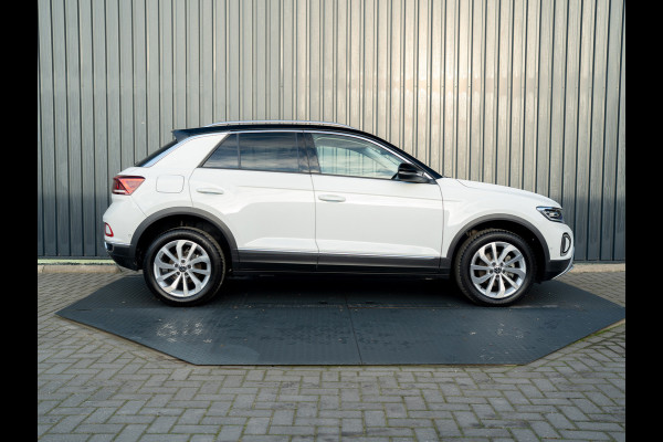 Volkswagen T-Roc 1.5 TSI 150Pk DSG Style | Trekhaak afnb. | IQ Light | Allseason banden | Prijs Rijklaar!!