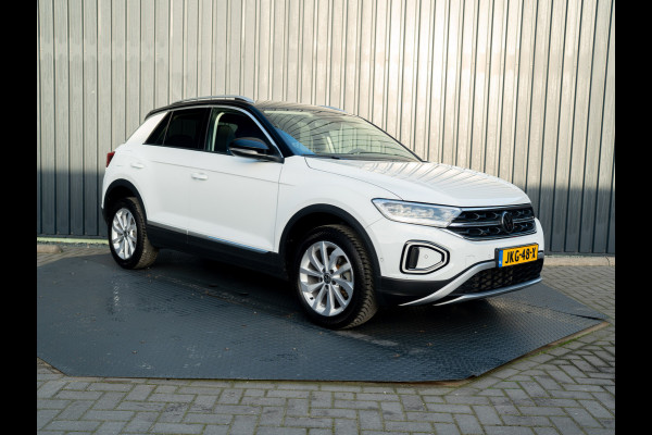 Volkswagen T-Roc 1.5 TSI 150Pk DSG Style | Trekhaak afnb. | IQ Light | Allseason banden | Prijs Rijklaar!!