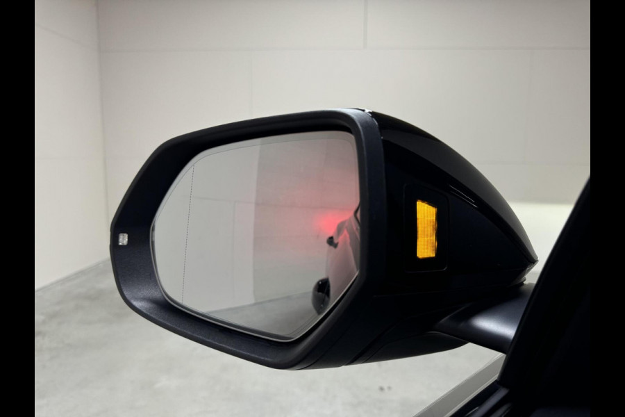 Audi Q8 55 TFSI e Quattro Competition S-Line Pano RS-Seats Sfeer Luchtver. B&O 360º