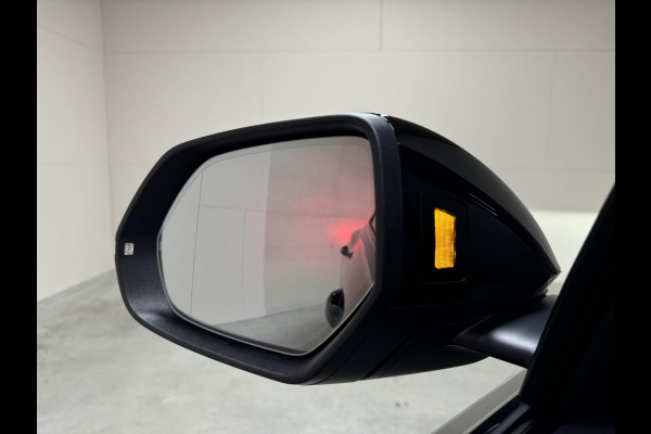 Audi Q8 55 TFSI e Quattro Competition S-Line Pano RS-Seats Sfeer Luchtver. B&O 360º