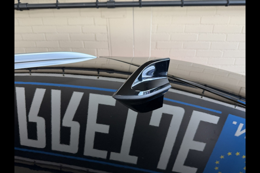 Renault Captur 1.3 TCe 130pk Edition One| Groot Navi | Bose | Stoel verwarming | 17" | Camera | Volledig Dealer onderhouden!