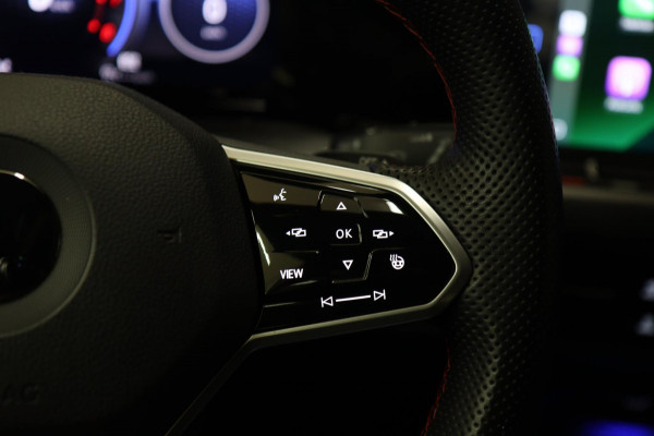 Volkswagen Golf 2.0 TSI GTI CLUBSPORT 45 JAHRE /PANO/AKRA/IQ-LIGHT/KEYLES/VOLL